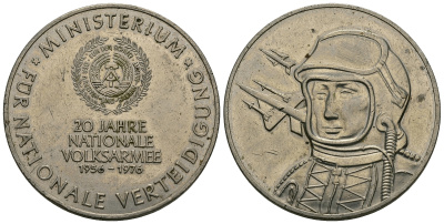 ГДР МЕДАЛЬ 1976 20 ЛЕТ НАРОДНОЙ АРМИИ, 40 мм, 27,9 гр медно-никель UNC 05-122-15